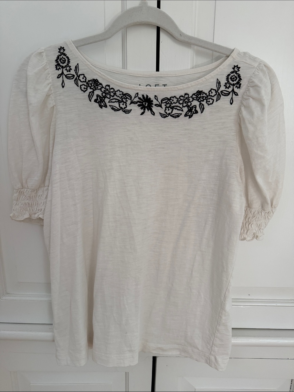 LOFT 100% Cotton Blouse White Puff Sleeve Floral Embroidered Collar Top